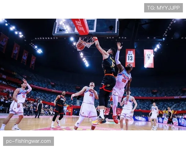 季后赛席位争夺白热化，年轻球队崛起打破传统格局